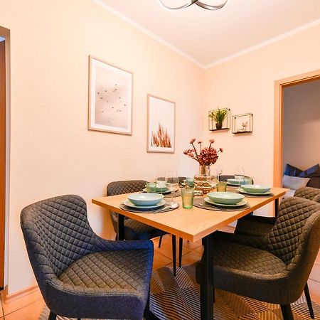 Fuerst-Pueckler-Apartment_Bis 6 Personen_Waschmaschine_Kueche_2X Parkplaetze_Terrasse_Netflix Cottbus Exteriör bild